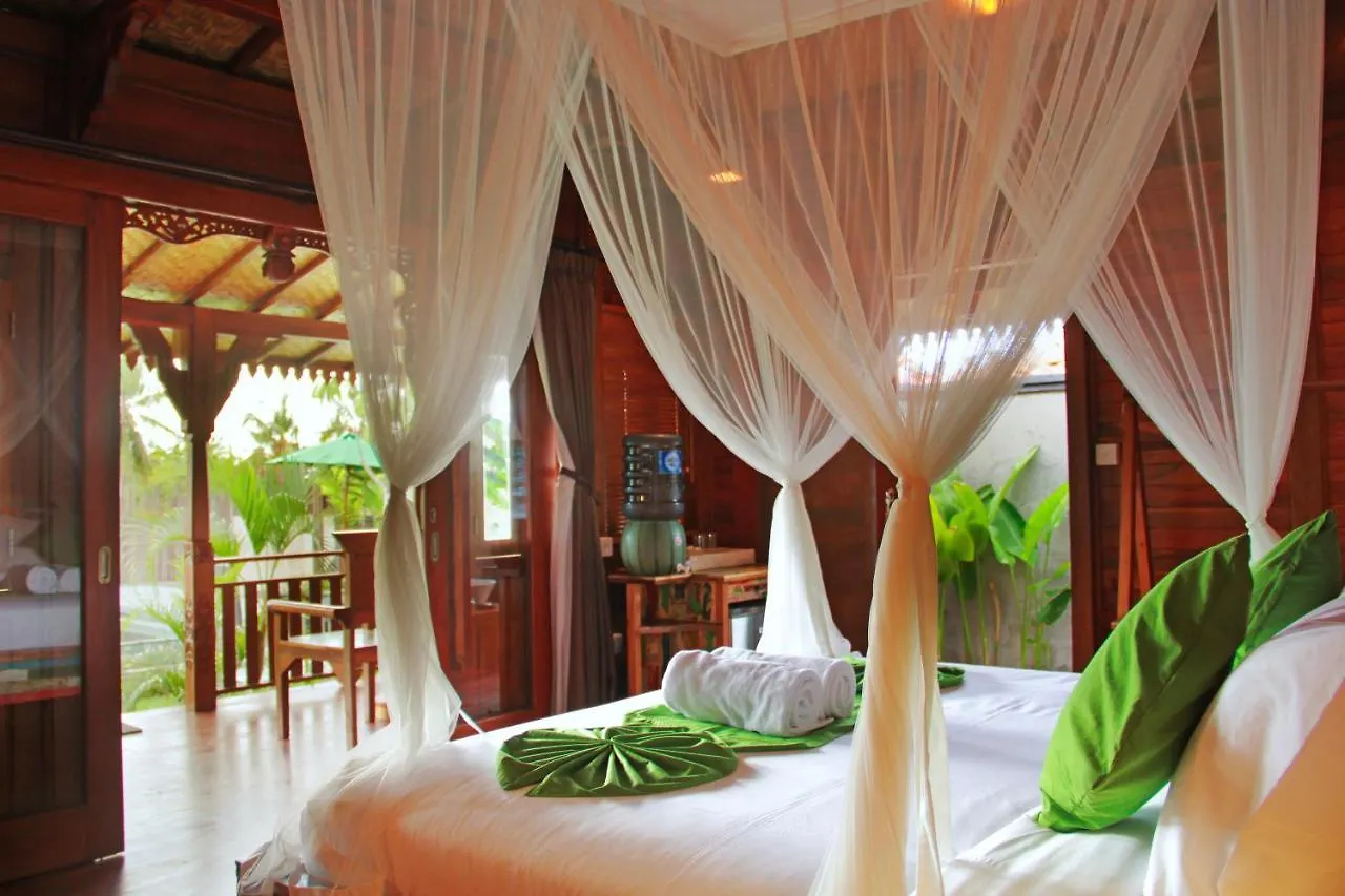 Romantic Deluxe 0Ne Bedroom Wooden Villa 2 Ubud  Bed & Breakfast